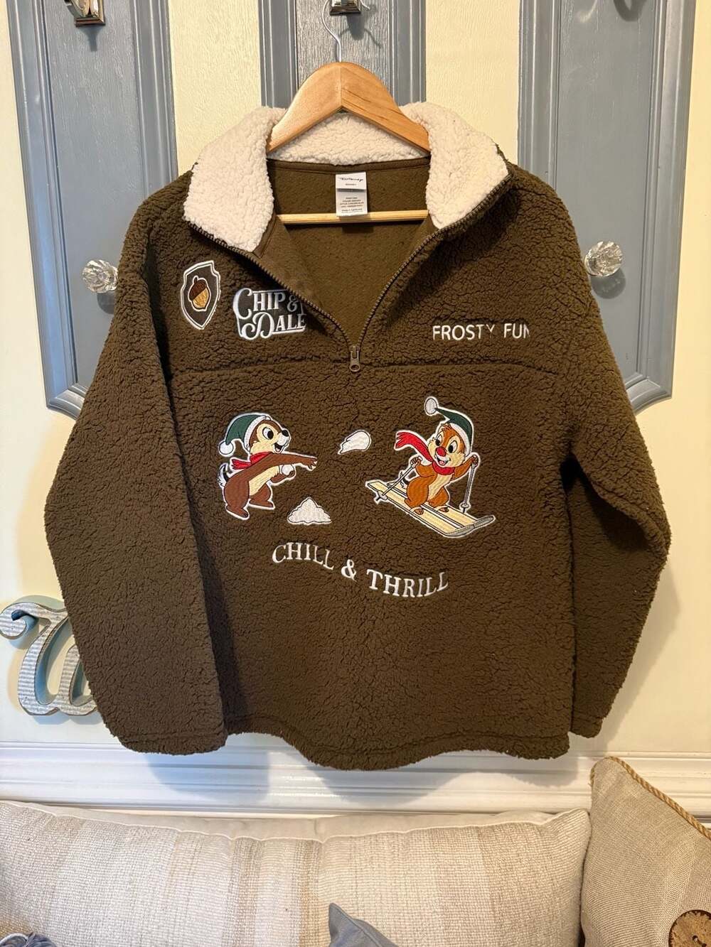Disney Chip 'n Dale Chill & Thrill Frosty Fun Sherpa Pullover Brown Size M